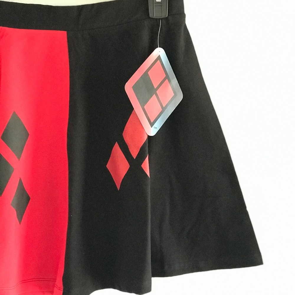 ♦️DC Comics Harley Quinn Skirt♦️ - Picture 3 of 5